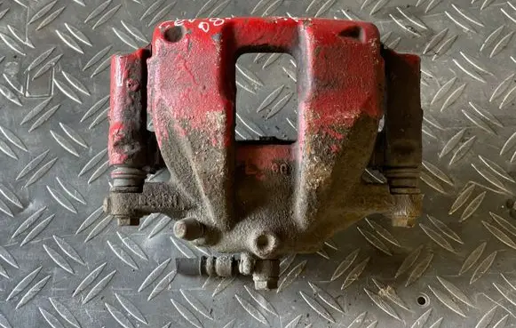 Honda CR-V Front brake caliper