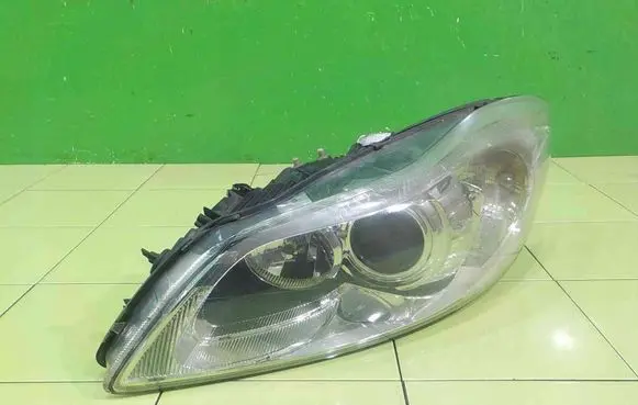 Volvo C30 Headlight/headlamp 0301255681