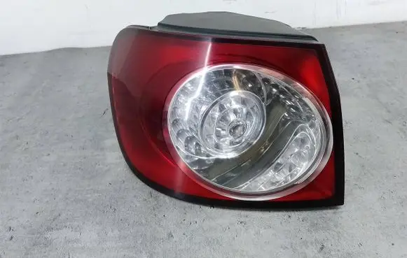 Volkswagen Golf Plus Rear/tail lights 5M0945095K