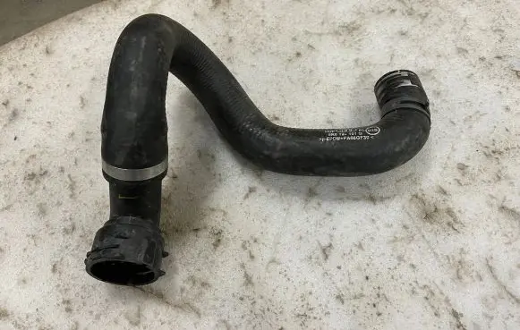 Audi Q5 SQ5 Engine coolant pipe/hose 8R0122101Q 8R0122101