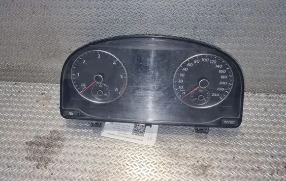 Volkswagen Caddy Speedometer (instrument cluster) 2K0920865A