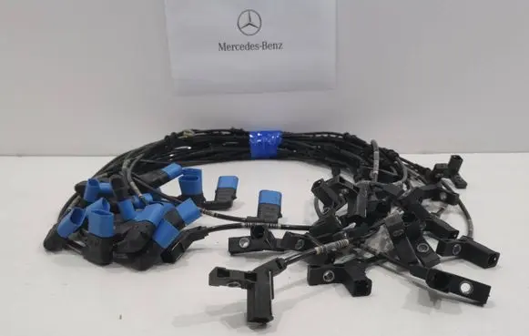 Mercedes-Benz E W213 Brake pads wear sensor A2135402405
