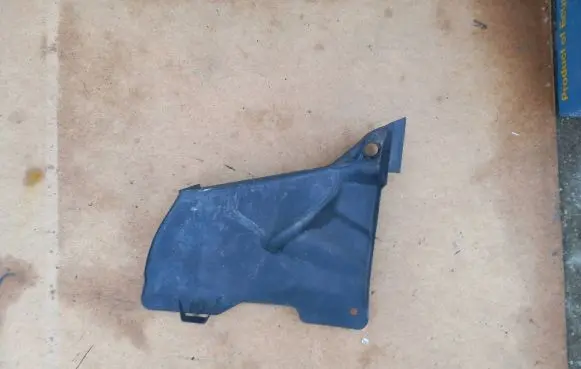 Mercedes-Benz C W203 Wiper trim 2038301513