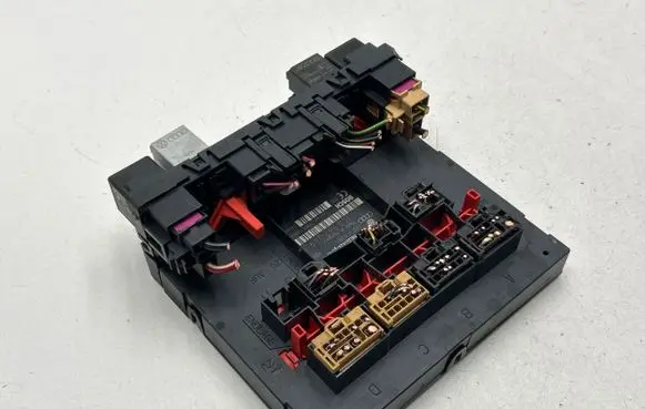 Volkswagen PASSAT B6 Comfort/convenience module H37S1301 3C0937049J F005V0053