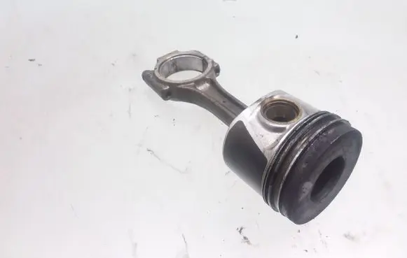 Volkswagen PASSAT B6 Piston with connecting rod 017160608 0735011J