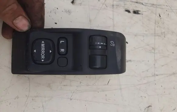 Subaru Forester SH Wing mirror switch