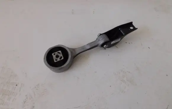 Volkswagen Polo V 6R Engine mount vacuum valve 