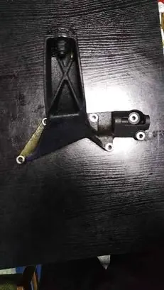 BMW 3 E46 Engine mounting bracket 6753225
