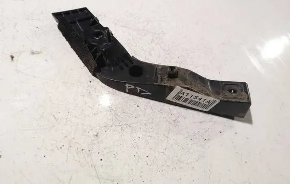 Hyundai i30 Front bumper mounting bracket 865142R000