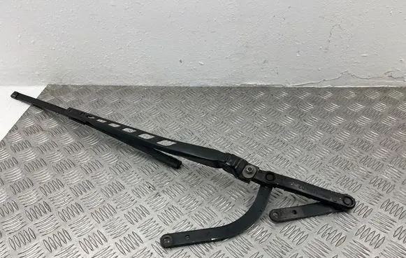 Front wiper blade arm