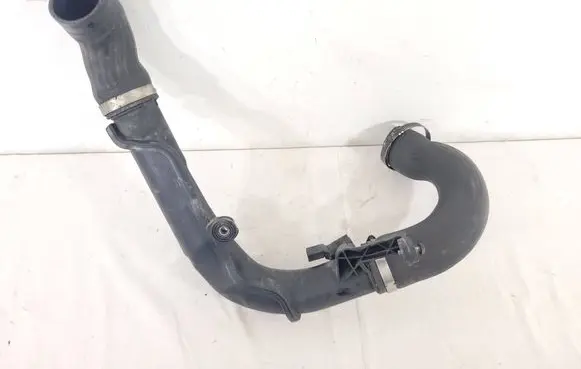 Volkswagen PASSAT B7 Intercooler hose/pipe 1K0145770AE