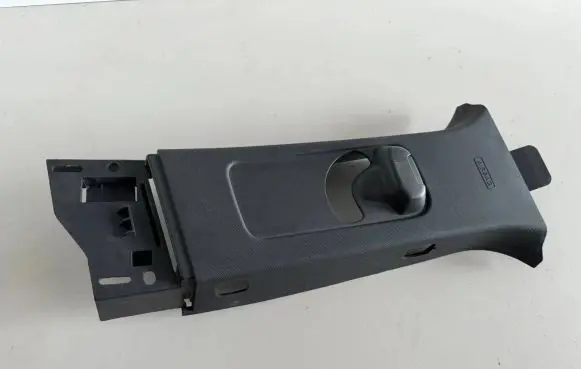 Ford Explorer (B) pillar trim (top) BB537824396