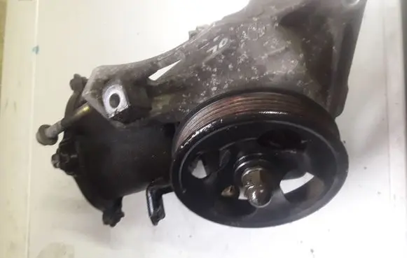 Subaru Forester SF Power steering pump