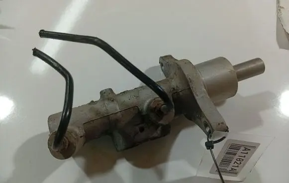 Volkswagen Bora Master brake cylinder 