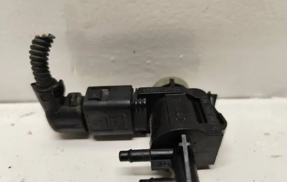 Volkswagen Touareg I Turbo solenoid valve 1J0906283C 3444C