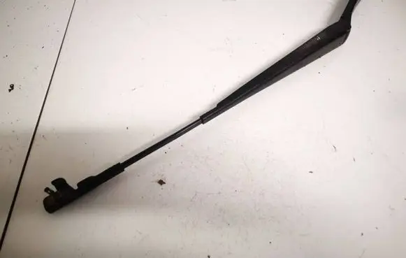 Skoda Octavia Mk2 (1Z) Front wiper blade arm 1z1955409a