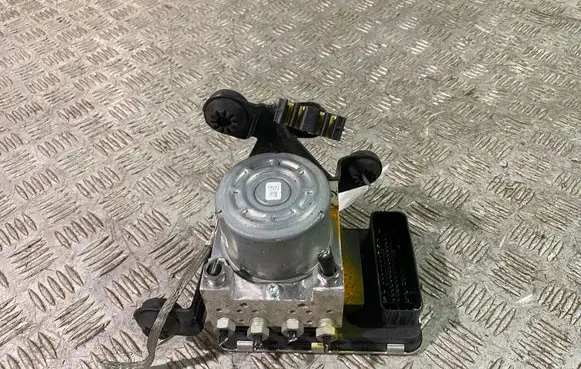 Volvo XC90 ABS Pump 31680102