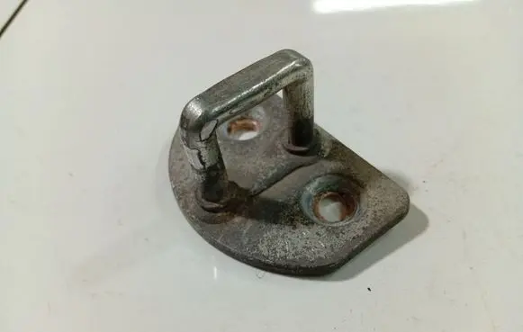 Renault Clio III Front door lock loop/hook striker