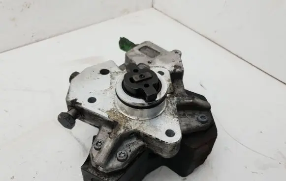 Volvo XC70 Fuel injection high pressure pump 30756125 62507 0445010111