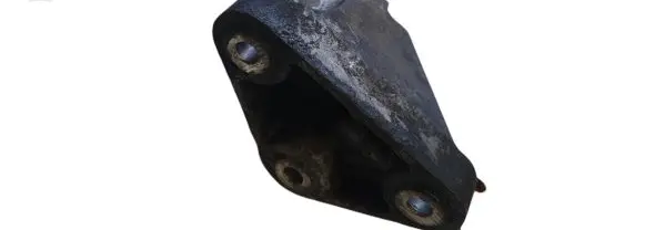 Nissan X-Trail T30 Engine mounting bracket NOCODE