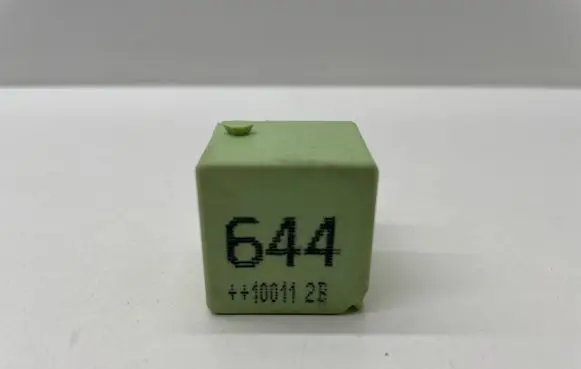 Volkswagen Golf VI Other relay 4H0951253