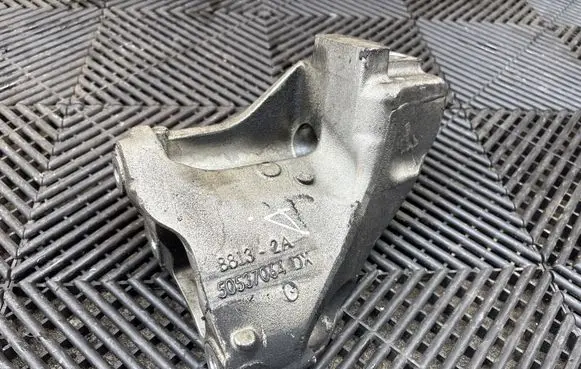 Alfa Romeo Stelvio Engine mounting bracket 50537064