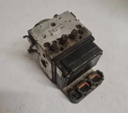 Nissan X-Trail T30 ABS Pump 47600AR005 3220G0077