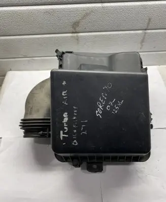 KIA Sorento Air filter box 281103E700
