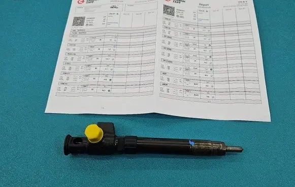 Citroen C4 Grand Picasso Fuel injector 28388960 IMPRK1468240