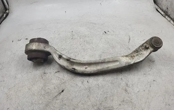 Audi A4 S4 B5 8D Front lower control arm/wishbone 