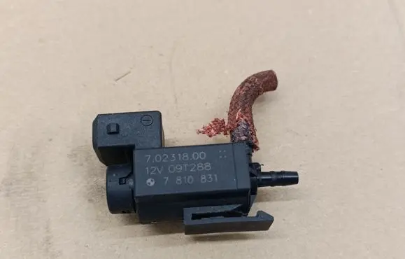BMW 5 GT F07 Turbo solenoid valve 7810831