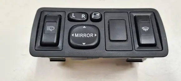 Wing mirror switch