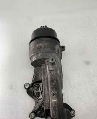 Oil filter mounting bracket