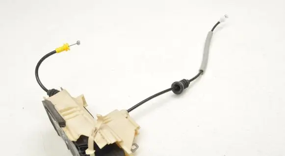 Volvo XC40 Rear door lock 32131413