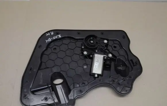 Audi A8 S8 D4 4H Front door soft close latching motor 4H0837915
