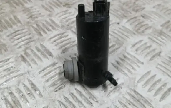 Nissan X-Trail T32 Windscreen/windshield washer pump