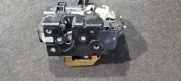 Audi A6 S6 C5 4B Front door lock 4B1837016B