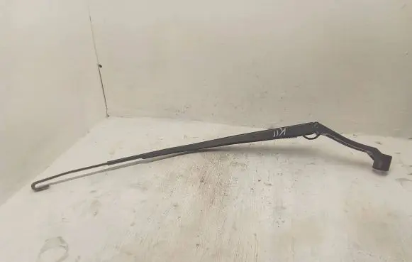 Mitsubishi Outlander Front wiper blade arm