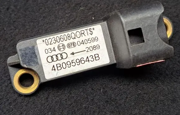 Audi A6 S6 C5 4B Airbag deployment crash/impact sensor 4B0959643B