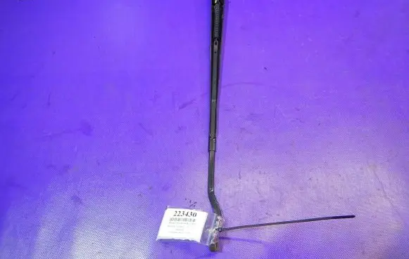 Renault Scenic I Front wiper blade arm 7700843525F