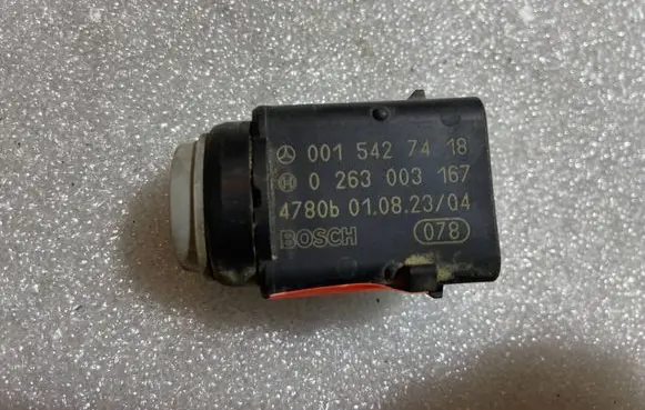 Mercedes-Benz E W210 Front parking sensor holder (PDC) 0015427418 A0015427418