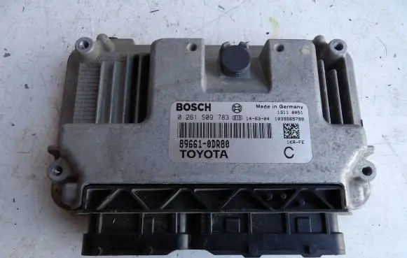 Toyota Yaris Engine control unit/module 896610DR80 1039S65799 0261S09783