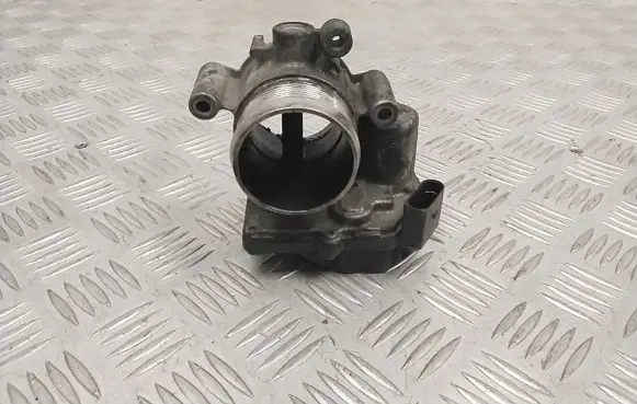 Volkswagen Tiguan Throttle valve 03L128063K