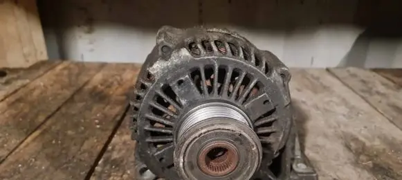Volvo S40, V40 Generator/alternator 9472908