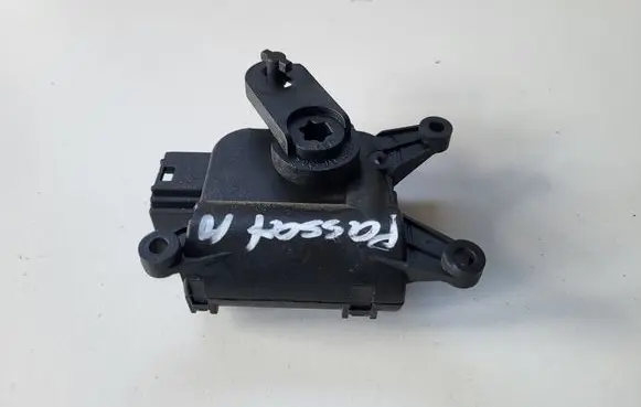 Volkswagen PASSAT B7 A/C air flow flap actuator/motor 