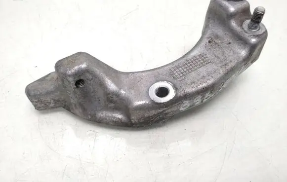 Volvo V40 A/C compressor mount bracket 31401869