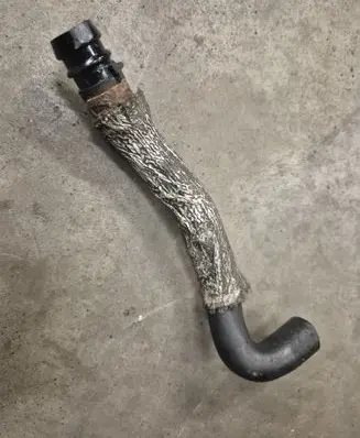 Renault Master II Breather hose/pipe 8200555