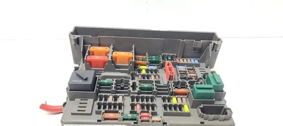 BMW 1 E81 E87 Fuse module 9119446