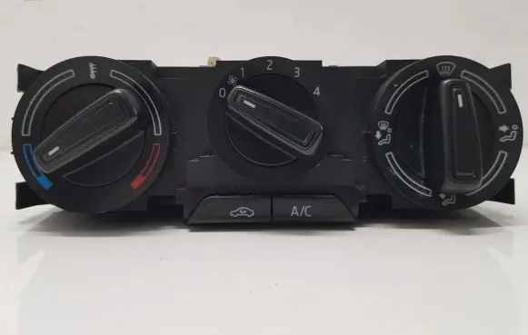 Skoda Fabia Mk3 (NJ) Climate control unit 6V0820045A