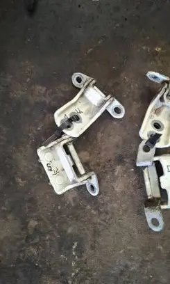 Nissan Qashqai Rear door hinge set 326G